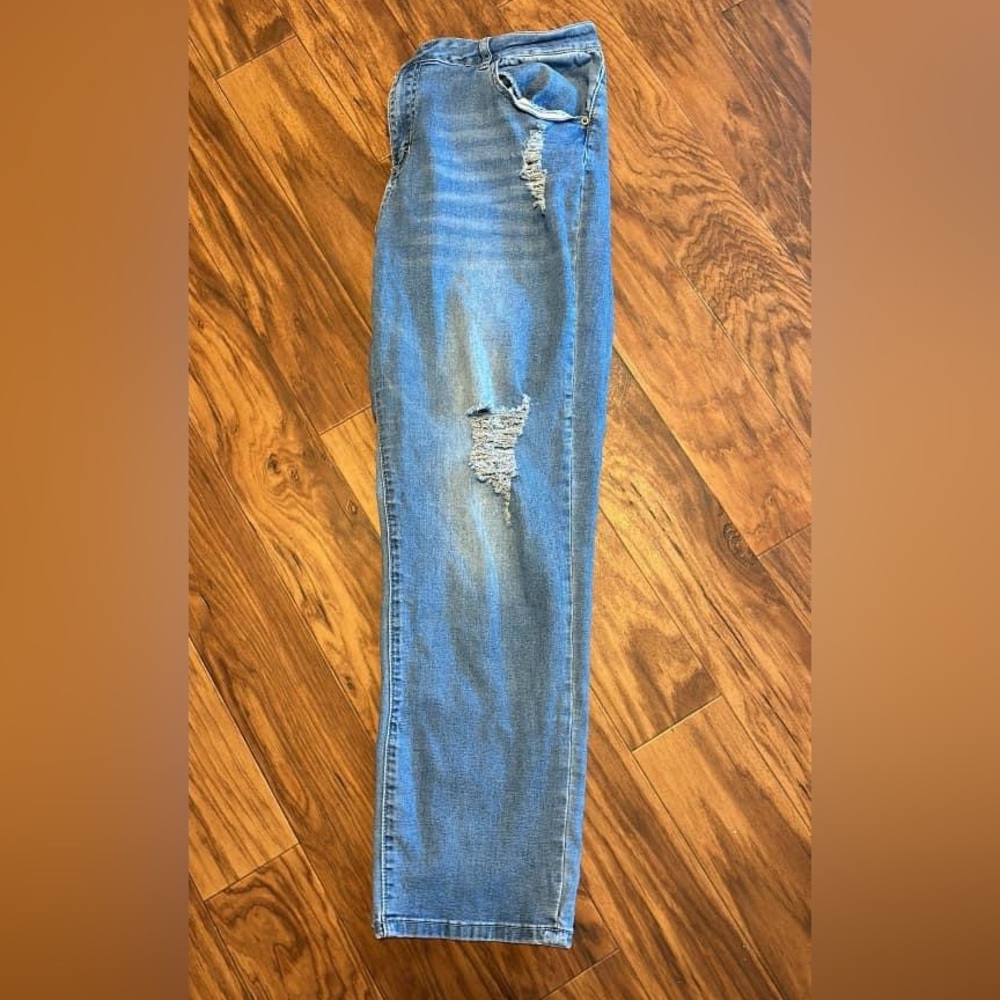 Boutique purchased xl jeans.